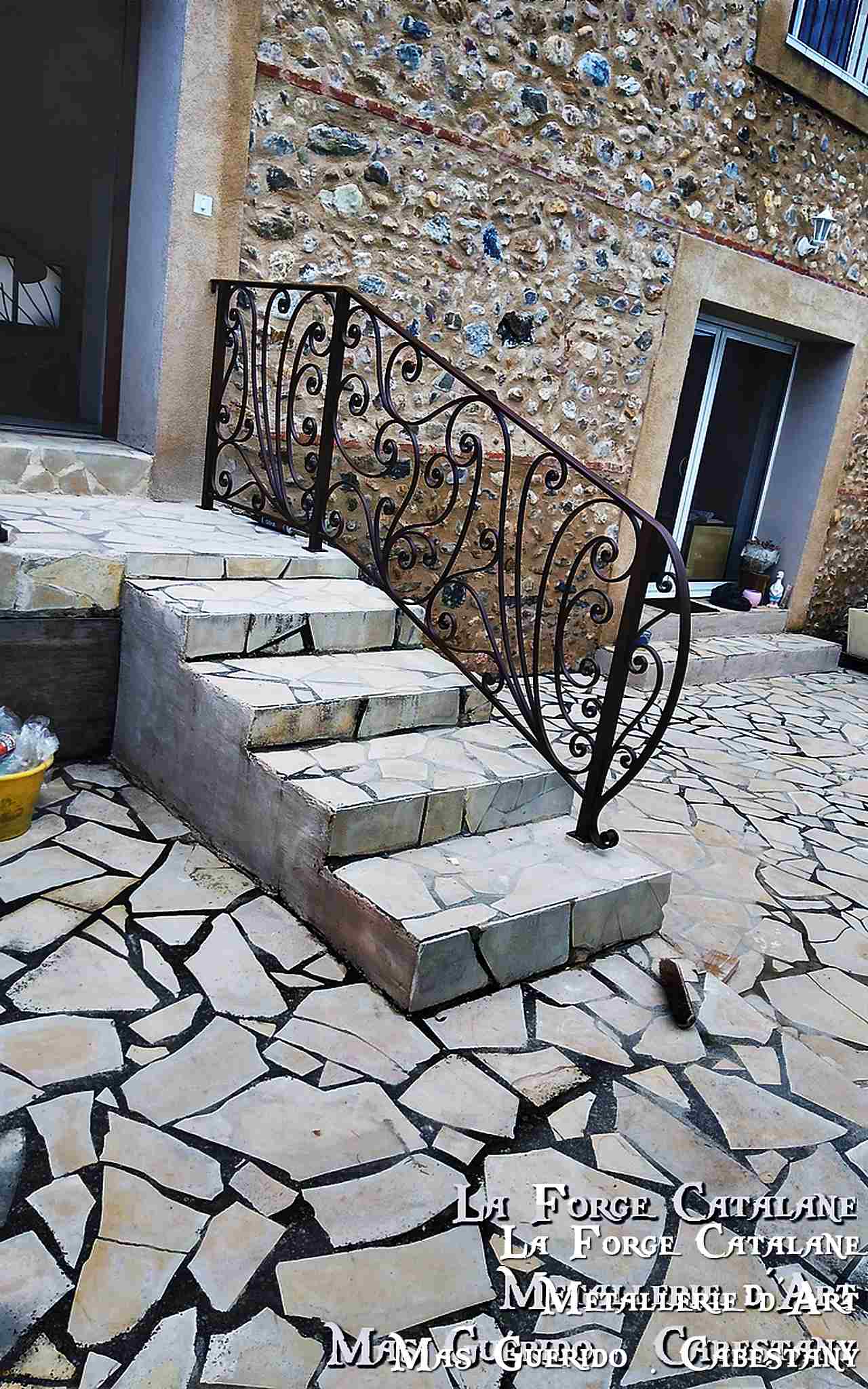 rampant et garde corps remplissage volutes forge catalane.jpg